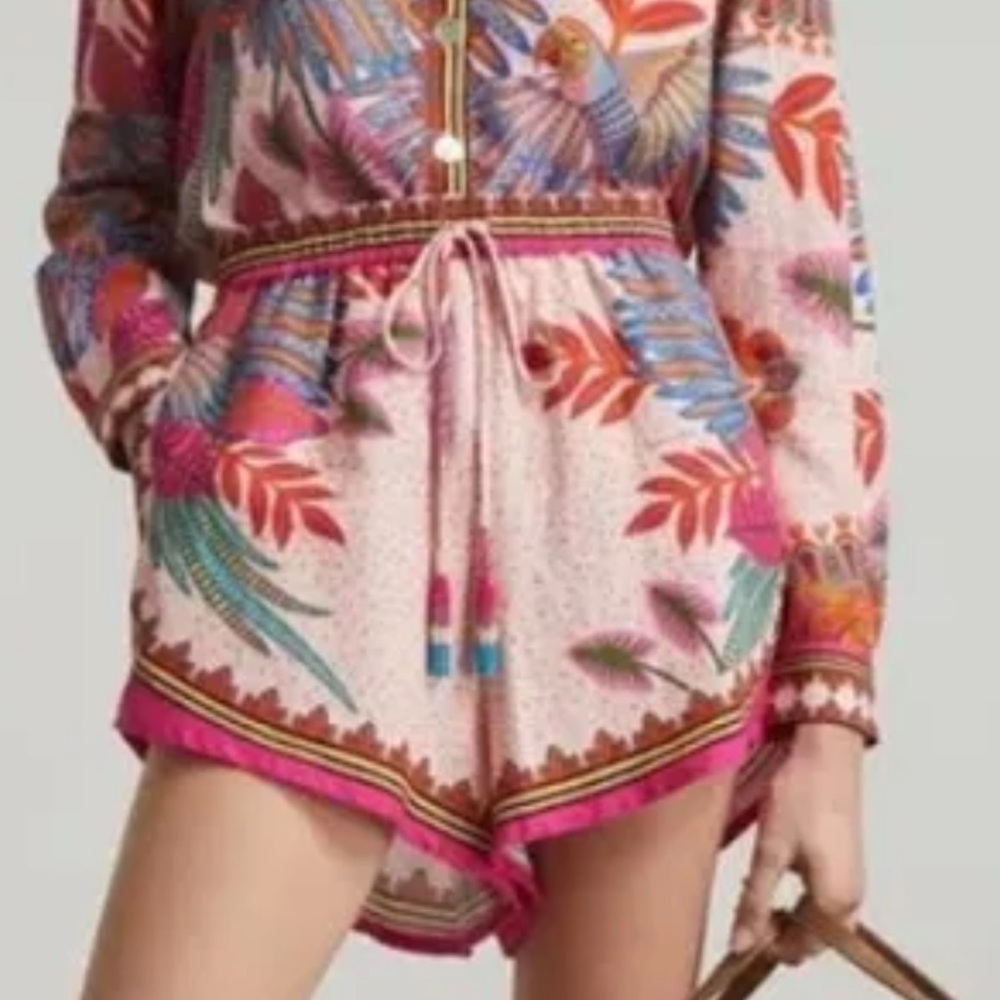 Farm Rio pink tropical Maca Linen blend Shorts size SMALL. worn only once